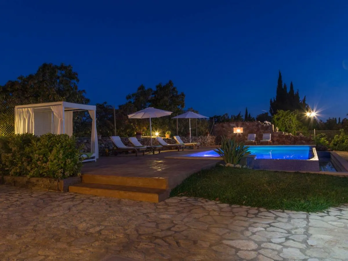 מורו Villa Els Pins By Interhome